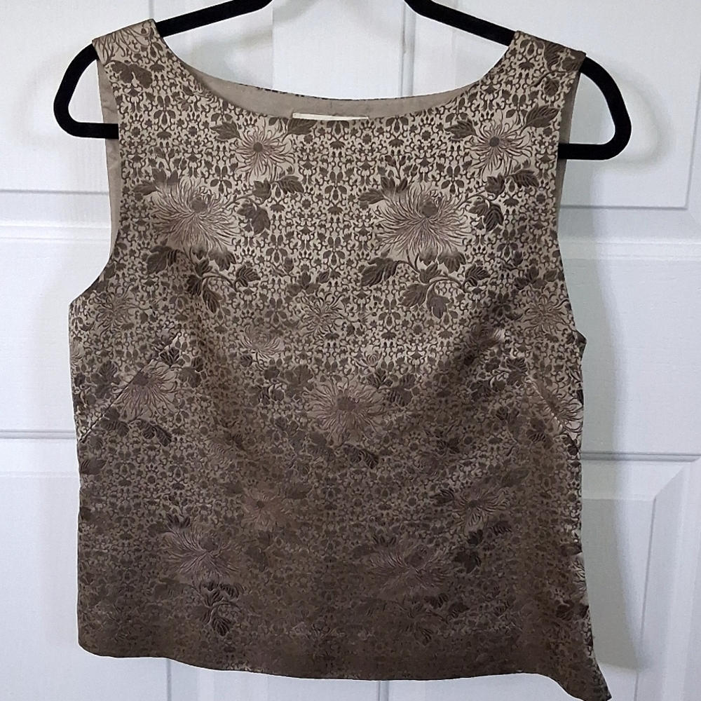 Sleeveless dress blouse